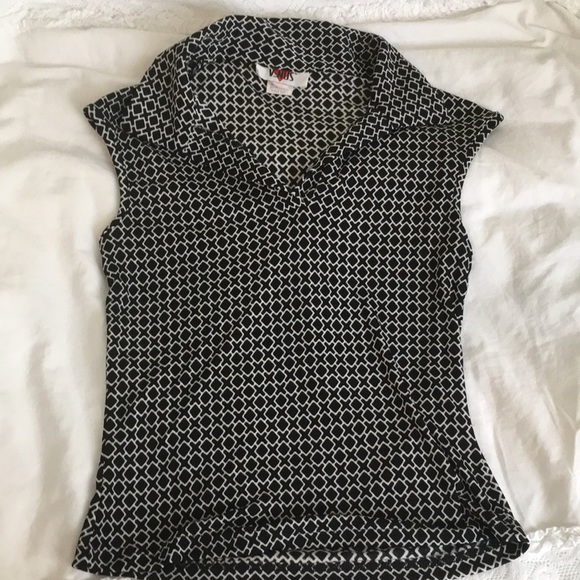 VENUS Tops - Vintage 90s Venus small fitted top/crop top
